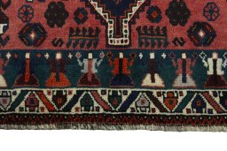 Central medallion detail of 2000s Shiraz rug from Iran / Persia