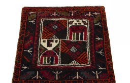 Surface texture of 2000s Shiraz rug with natural Wool and intricate pattern