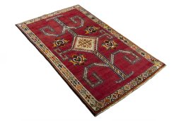 Close-up detail of 2000s Shiraz rug from Iran / Persia showing Wool weave