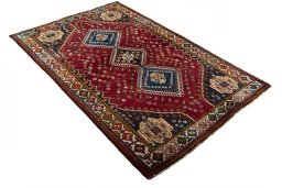 Close-up detail of 2000s Shiraz rug from Iran / Persia showing Wool weave