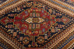 Central medallion detail of 2000s Shiraz rug from Iran / Persia