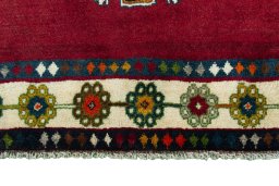 Central medallion detail of 2000s Shiraz rug from Iran / Persia