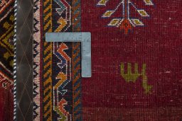 Close-up detail of 2000s Shiraz rug from Iran / Persia showing Wool weave