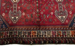 Central medallion detail of 1970s Shiraz rug from Iran / Persia