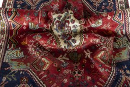 Close-up detail of 2000s Shiraz rug from Iran / Persia showing Wool weave