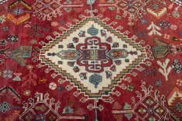 Central medallion detail of 2000s Shiraz rug from Iran / Persia