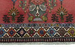 Close-up detail of 2000s Shiraz rug from Iran / Persia showing Wool weave