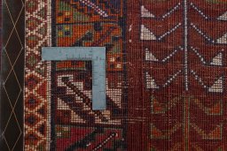 Close-up detail of 2000s Shiraz rug from Iran / Persia showing Wool weave