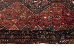 Close-up detail of 2000s Shiraz rug from Iran / Persia showing Wool weave