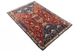 Close-up detail of 2000s Shiraz rug from Iran / Persia showing Wool weave