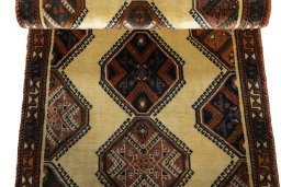 Full view of 2000s Shiraz rug from Iran / Persia, 150 × 72 cm in Beige tones