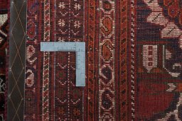 Close-up detail of 2000s Shiraz rug from Iran / Persia showing Wool weave