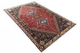Close-up detail of 2000s Shiraz rug from Iran / Persia showing Wool weave