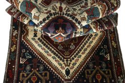 Close-up detail of 2000s Shiraz rug from Iran / Persia showing Wool weave