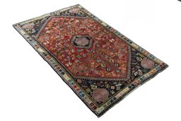 Close-up detail of 2000s Shiraz rug from Iran / Persia showing Wool weave