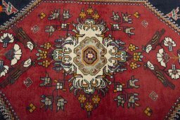 Central medallion detail of 2000s Shiraz rug from Iran / Persia