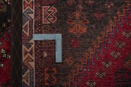 Close-up detail of 2000s Shiraz rug from Iran / Persia showing Wool weave