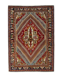 Full view of 1970s Shiraz rug from Iran / Persia, 151 × 107 cm in Multi Color tones