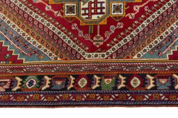 Full view of 1970s Shiraz rug from Iran / Persia, 151 × 107 cm in Multi Color tones