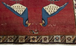 Central medallion detail of 2000s Shiraz rug from Iran / Persia