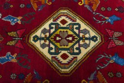 Central medallion detail of 2000s Shiraz rug from Iran / Persia