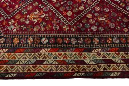 Close-up detail of 2000s Shiraz rug from Iran / Persia showing Wool weave