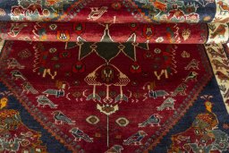 Close-up detail of 2000s Shiraz rug from Iran / Persia showing Wool weave