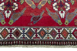 Central medallion detail of 2000s Shiraz rug from Iran / Persia