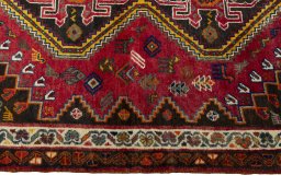 Close-up detail of 2000s Shiraz rug from Iran / Persia showing Wool weave