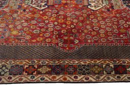 Close-up detail of 1970s Shiraz rug from Iran / Persia showing Wool weave