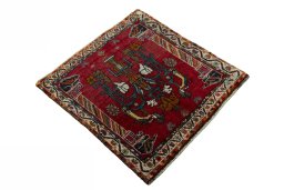 Close-up detail of 2000s Shiraz rug from Iran / Persia showing Wool weave