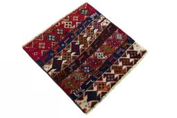 Close-up detail of 2000s Shiraz rug from Iran / Persia showing Wool weave