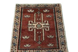 Surface texture of 2000s Shiraz rug with natural Wool and intricate pattern