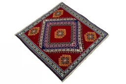 Close-up detail of 2000s Shiraz rug from Iran / Persia showing Wool weave
