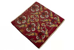 Close-up detail of 2000s Shiraz rug from Iran / Persia showing Wool weave