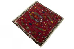 Close-up detail of 2000s Shiraz rug from Iran / Persia showing Wool weave
