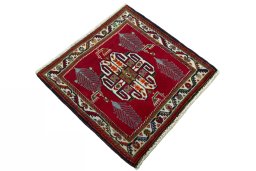 Close-up detail of 2000s Shiraz rug from Iran / Persia showing Wool weave