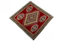 Corner detail of 2000s Shiraz rug showing border pattern and Wool pile
