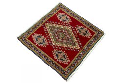 Close-up detail of 2000s Shiraz rug from Iran / Persia showing Wool weave