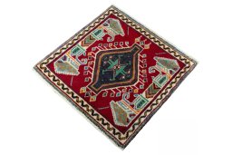 Corner detail of 2000s Shiraz rug showing border pattern and Wool pile