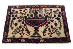 Surface texture of 2000s Shiraz rug with natural Wool and intricate pattern