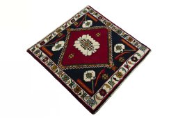 Close-up detail of 2000s Shiraz rug from Iran / Persia showing Wool weave