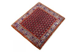 Close-up detail of 2000s Shiraz rug from Iran / Persia showing Wool weave