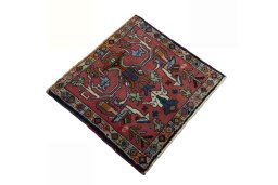 Close-up detail of 2000s Shiraz rug from Iran / Persia showing Wool weave