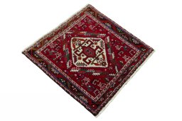 Close-up detail of 2000s Shiraz rug from Iran / Persia showing Wool weave
