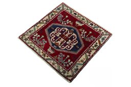 Corner detail of 2000s Shiraz rug showing border pattern and Wool pile