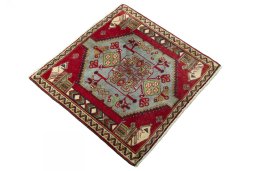 Close-up detail of 2000s Shiraz rug from Iran / Persia showing Wool weave