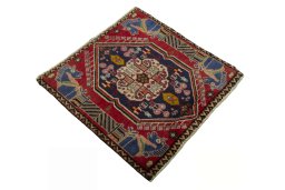 Close-up detail of 2000s Shiraz rug from Iran / Persia showing Wool weave