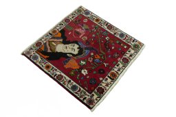 Close-up detail of 2000s Shiraz rug from Iran / Persia showing Wool weave