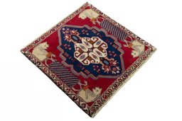 Close-up detail of 2000s Shiraz rug from Iran / Persia showing Wool weave